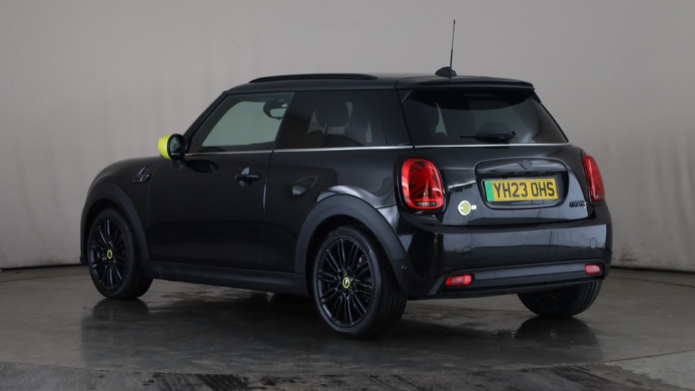 MINI HATCHBACK Image 3