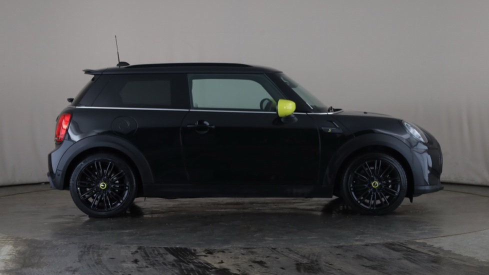 MINI HATCHBACK Image 6