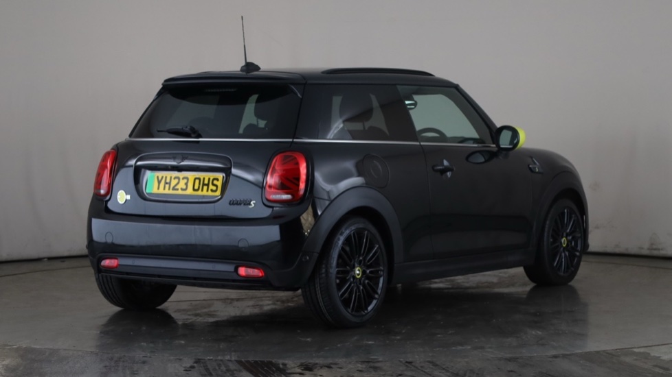MINI HATCHBACK Image 5