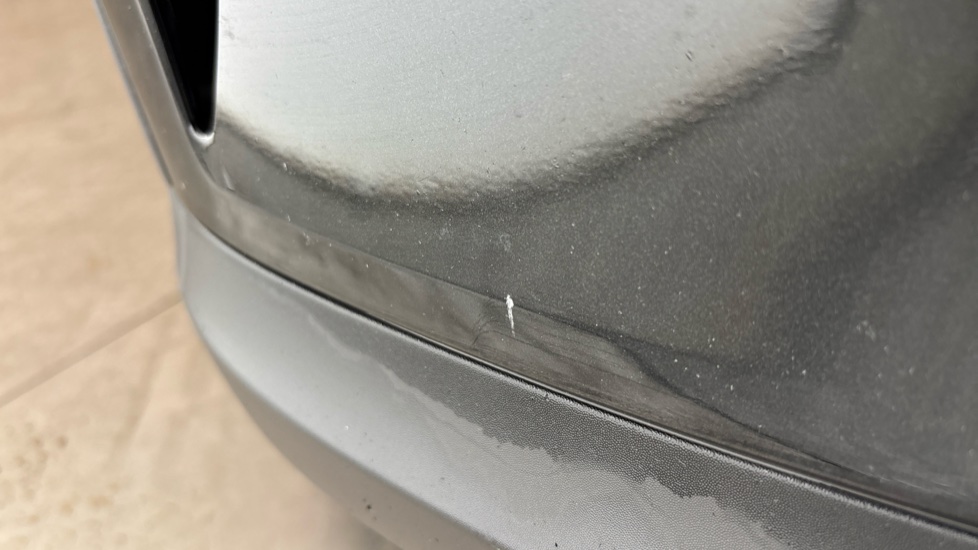 MINI HATCHBACK Chips and scratches