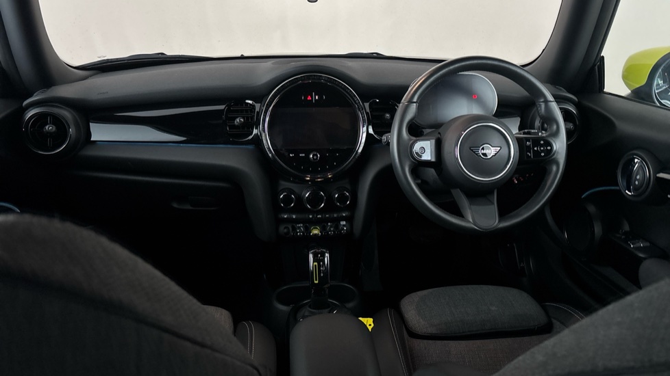 MINI HATCHBACK Image 11