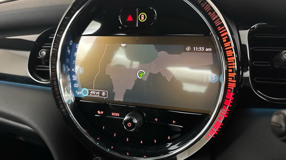 MINI HATCHBACK Image 12