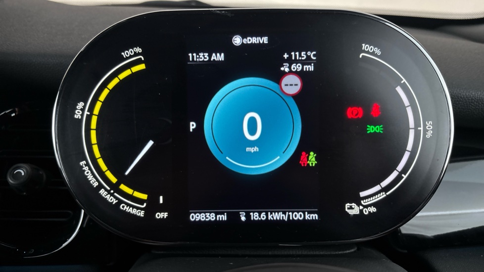 MINI HATCHBACK Image 13