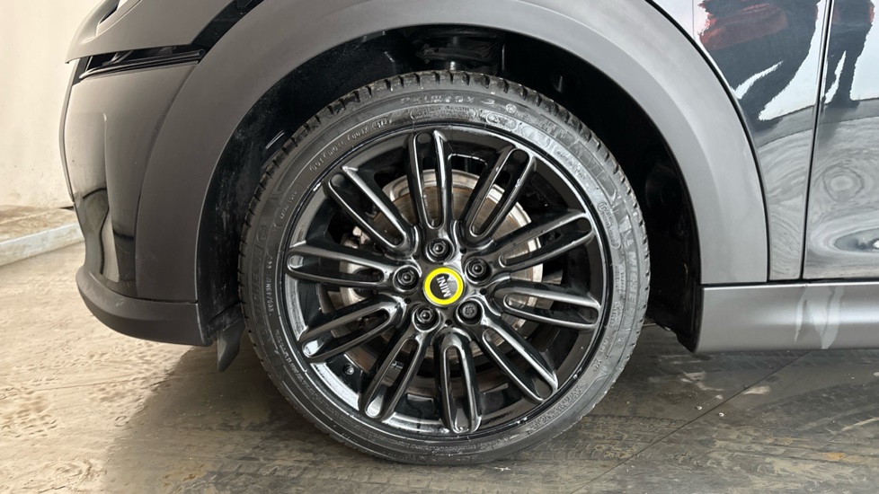 MINI HATCHBACK Image 17