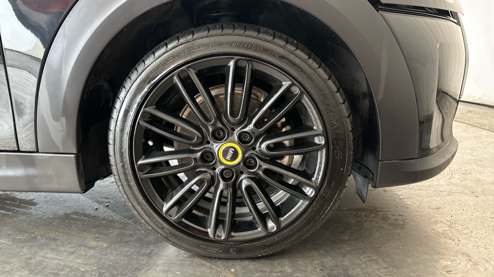 MINI HATCHBACK Image 20