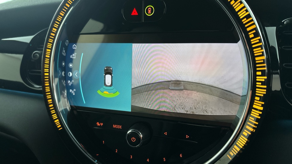MINI HATCHBACK reverse camera