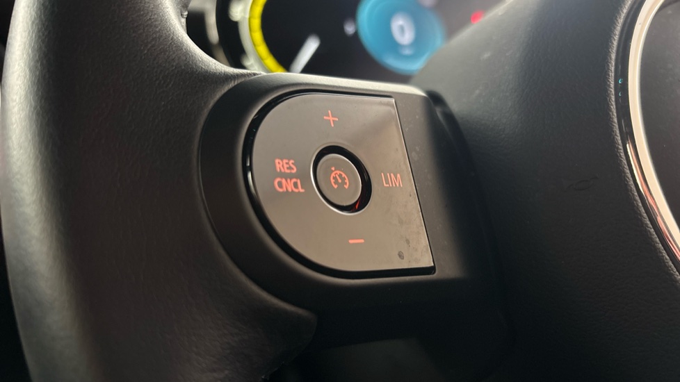 MINI HATCHBACK cruise control