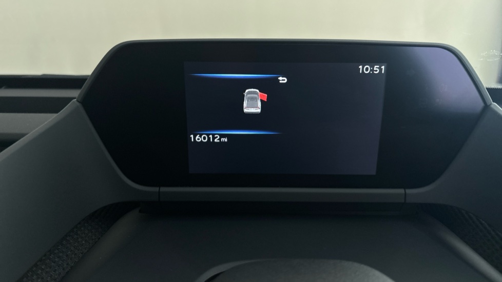 TOYOTA BZ4X Image 13