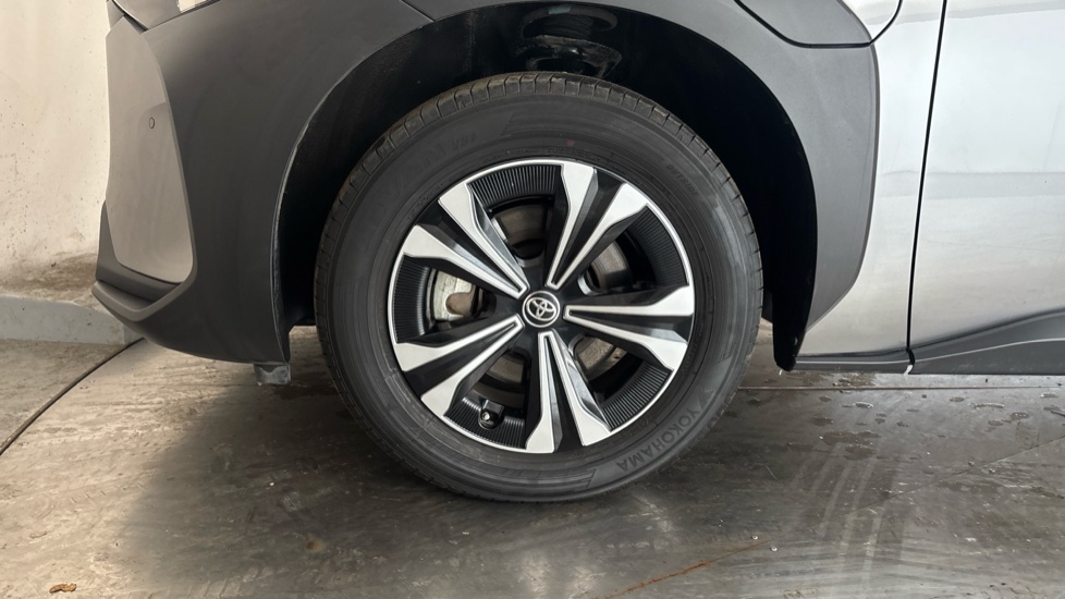 TOYOTA BZ4X Image 17