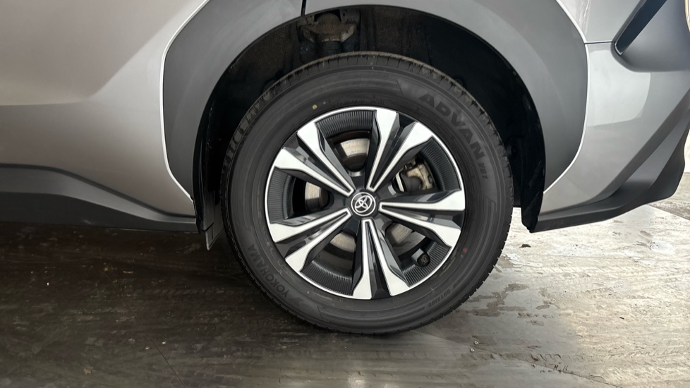 TOYOTA BZ4X Image 18