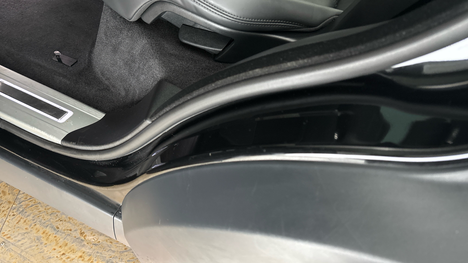 4020887 2.0 P400e HSE Dynamic Black 5dr Auto