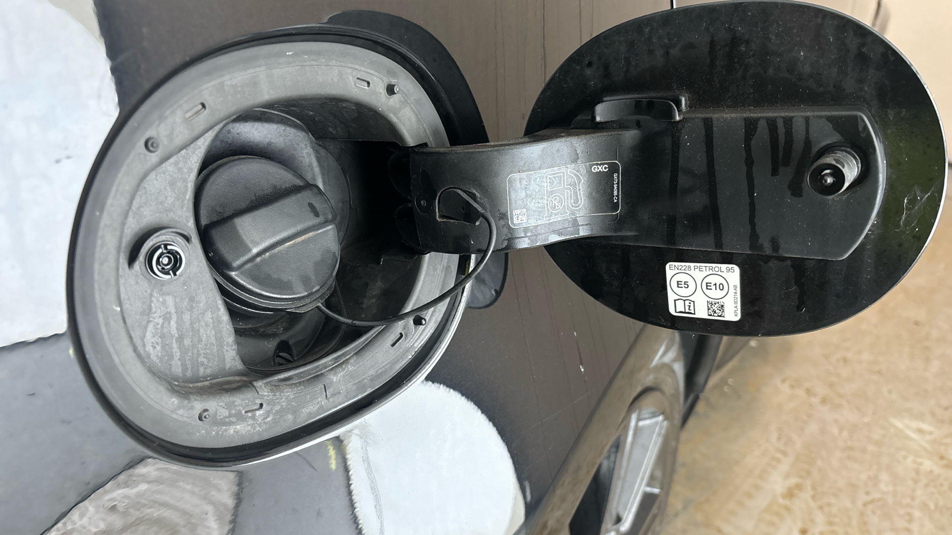 4020887 2.0 P400e HSE Dynamic Black 5dr Auto