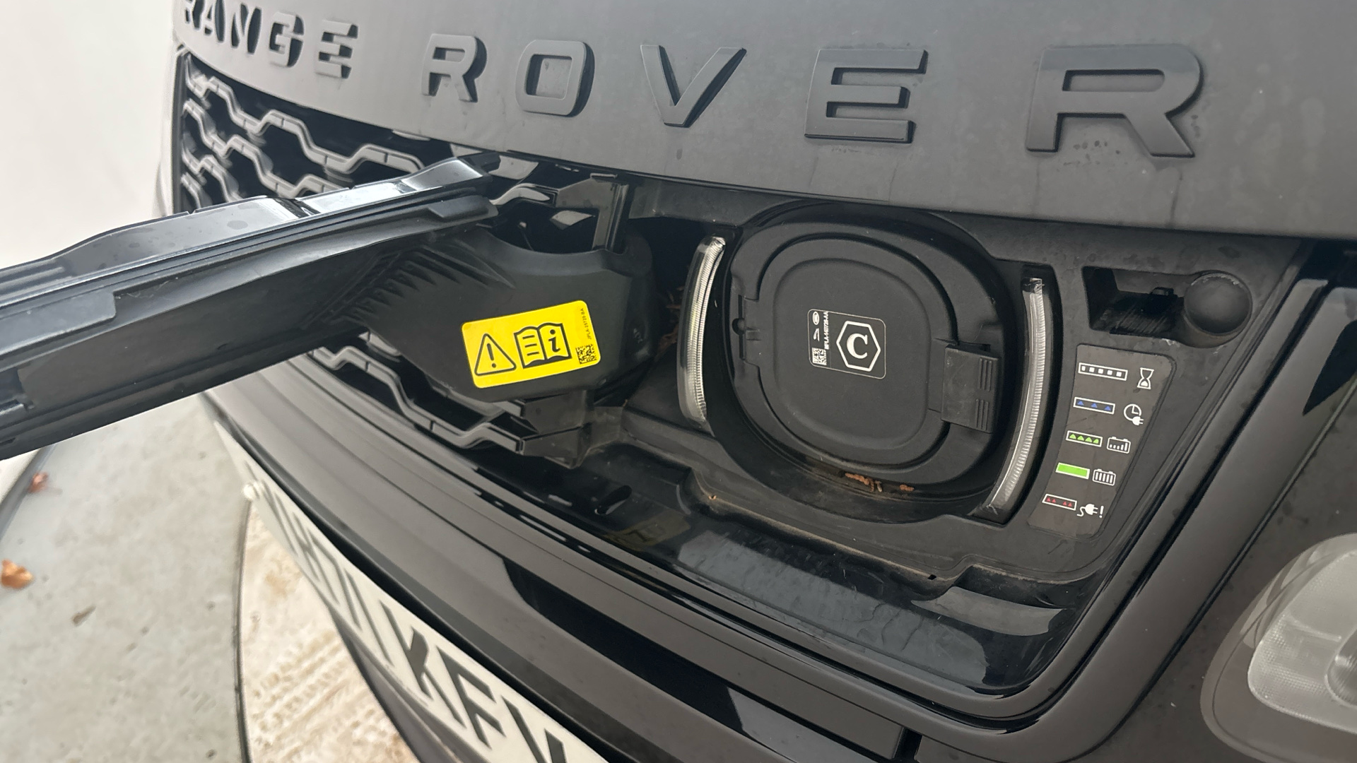 4020887 2.0 P400e HSE Dynamic Black 5dr Auto