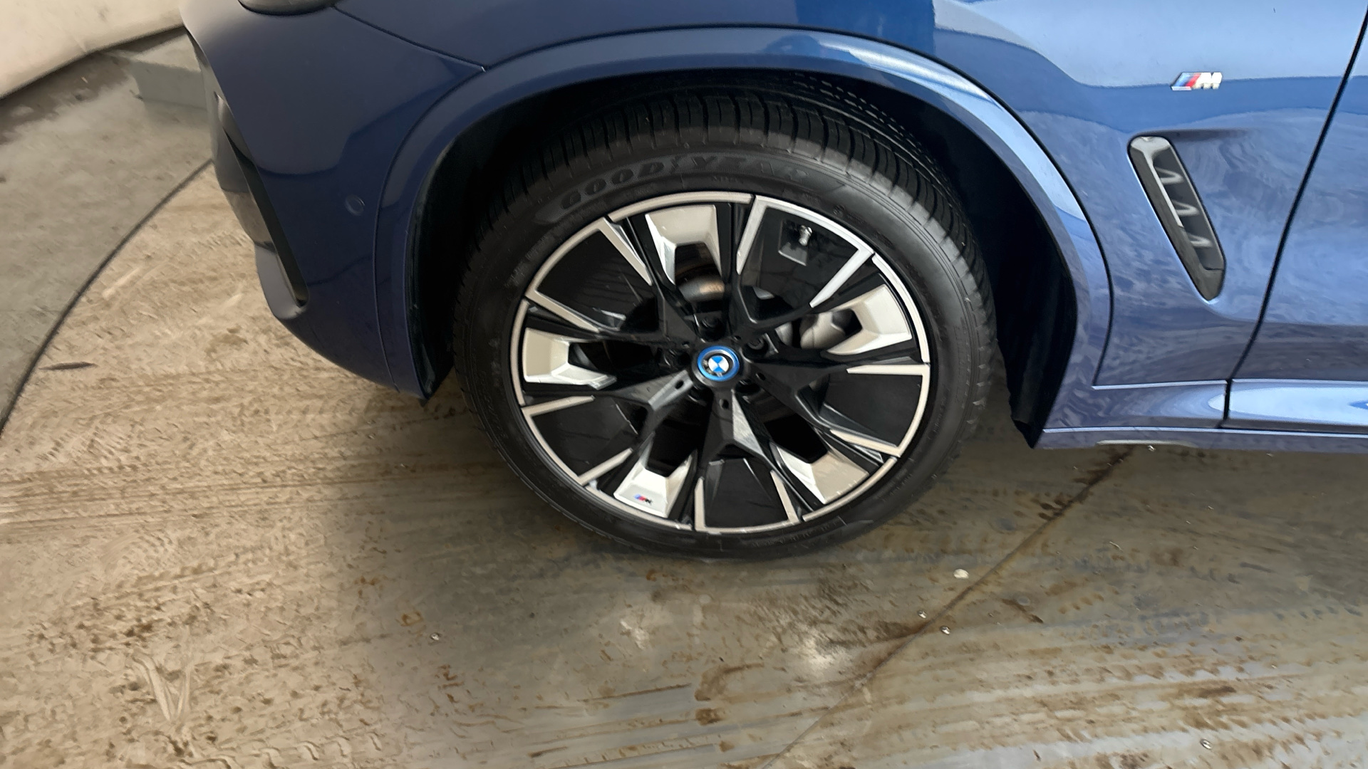 4027479 210kW M Sport Pro 80kWh 5dr Auto