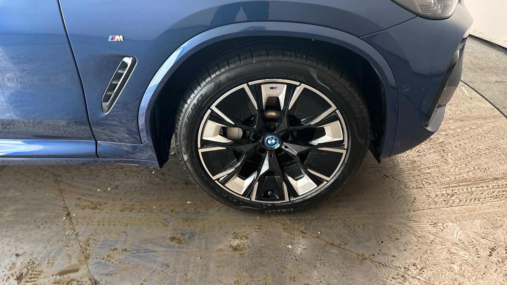 4027479 210kW M Sport Pro 80kWh 5dr Auto