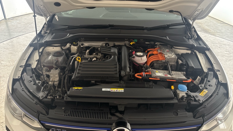 VOLKSWAGEN GOLF Image 16