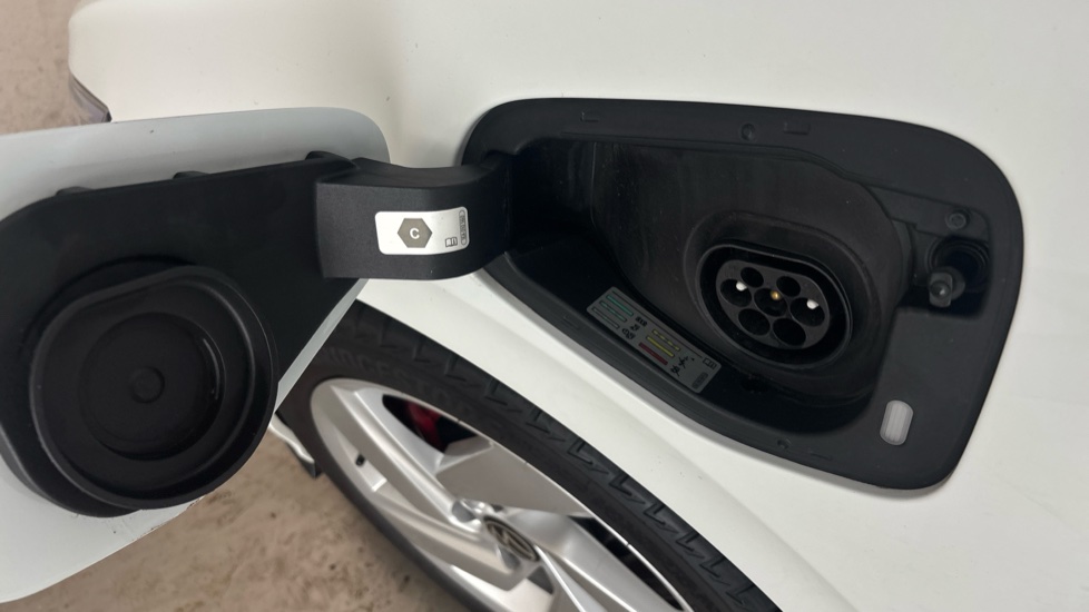 VOLKSWAGEN GOLF Image 21