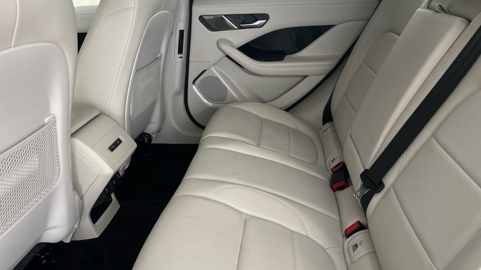 JAGUAR I-PACE Image 14