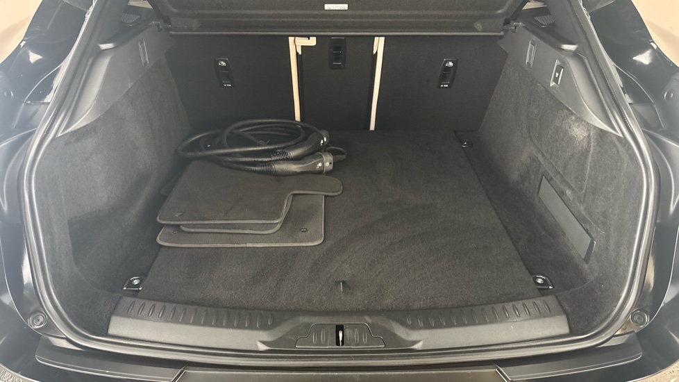 JAGUAR I-PACE Image 15