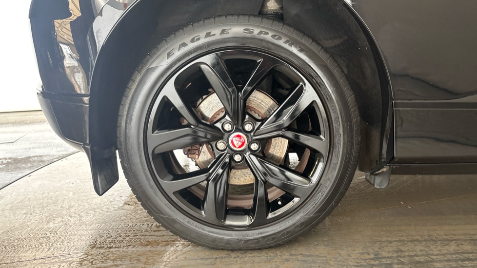 JAGUAR I-PACE Image 19