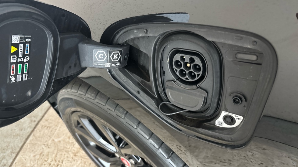JAGUAR I-PACE Image 21