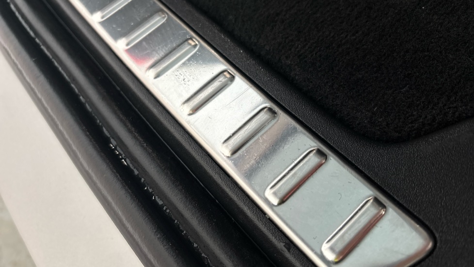 Volvo XC90 scratches