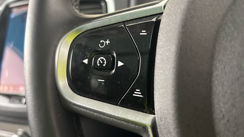 Volvo XC90 cruise control