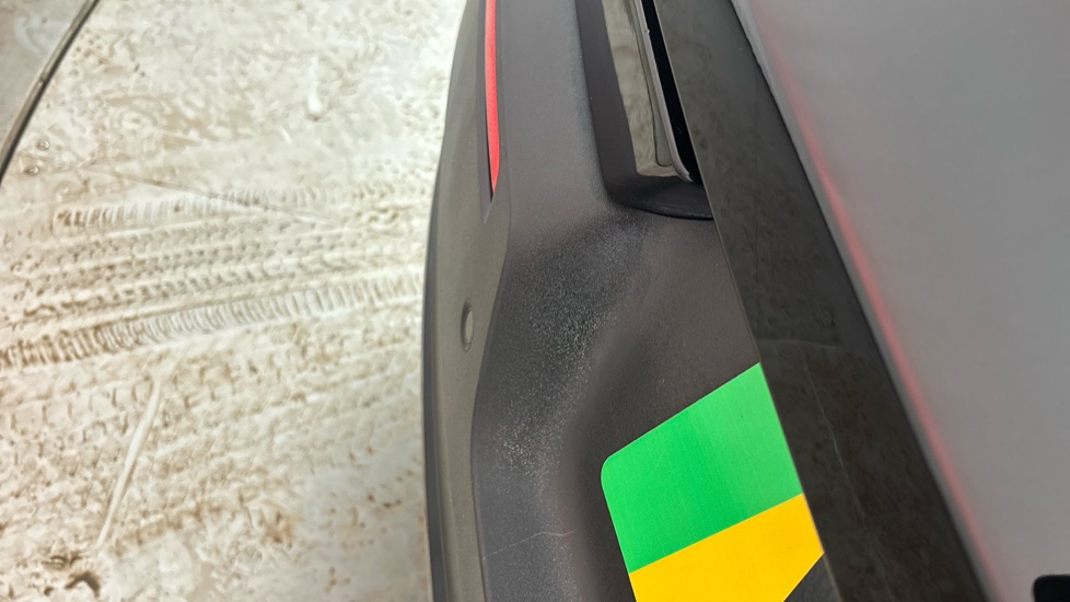 VOLVO EX40 Scratches and chips