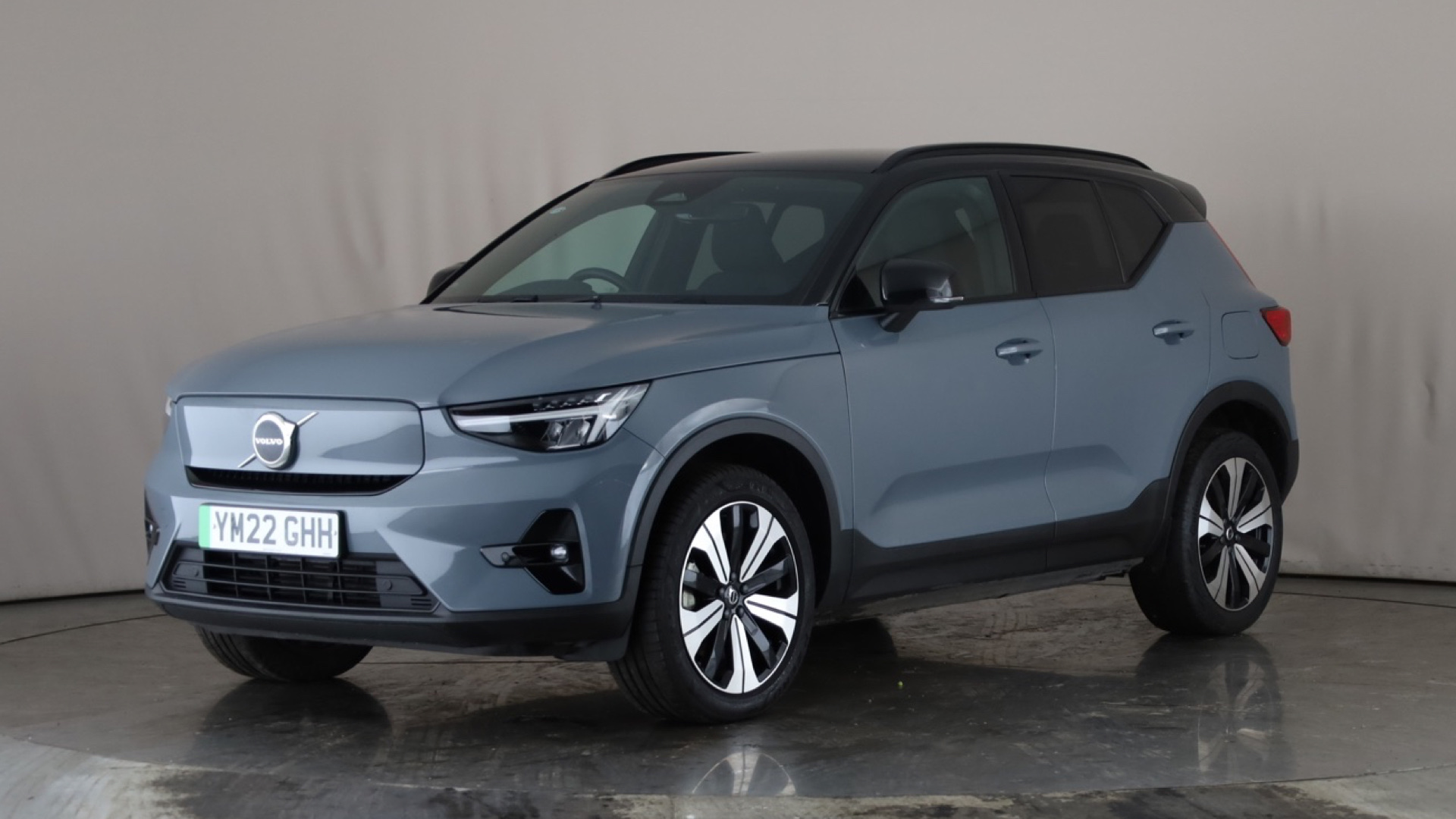 Used Volvo XC40 170kW Recharge Plus 69kWh 5dr Auto - Car Lease UK