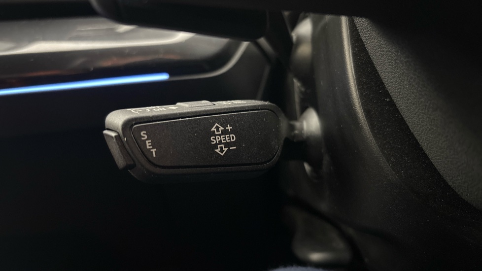 AUDI Q4 cruise control