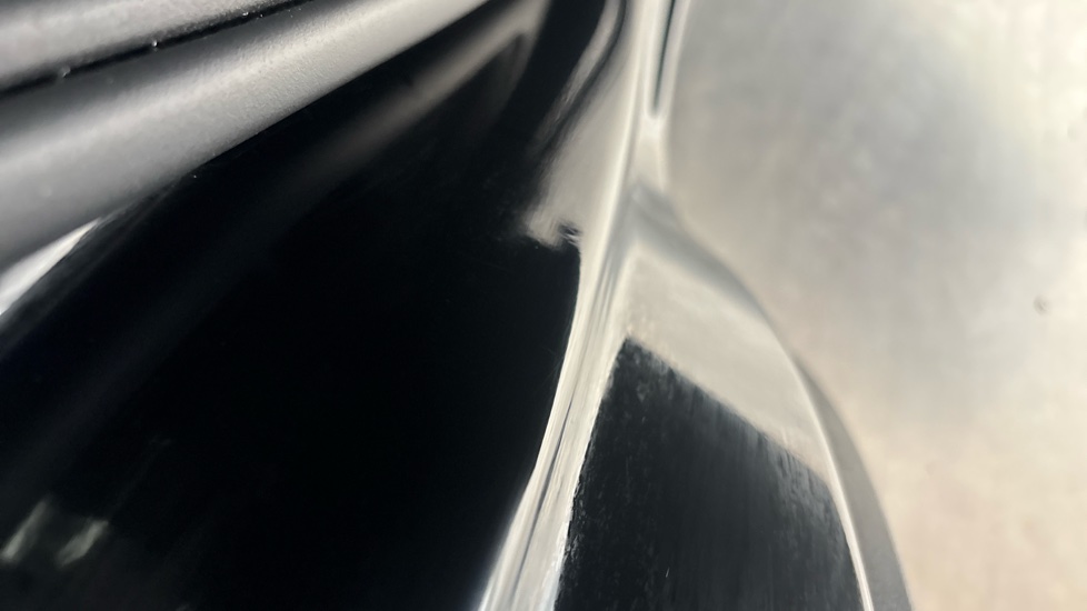 VOLVO C40 Dent