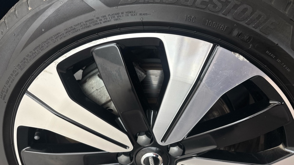 VOLVO C40 Scuff
