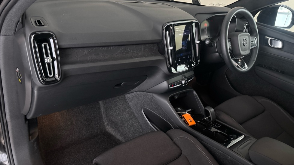 VOLVO C40 Image 10