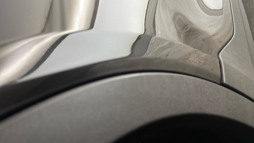 VOLVO C40 Dent