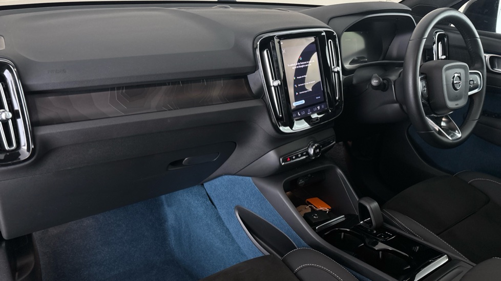 VOLVO C40 Image 10