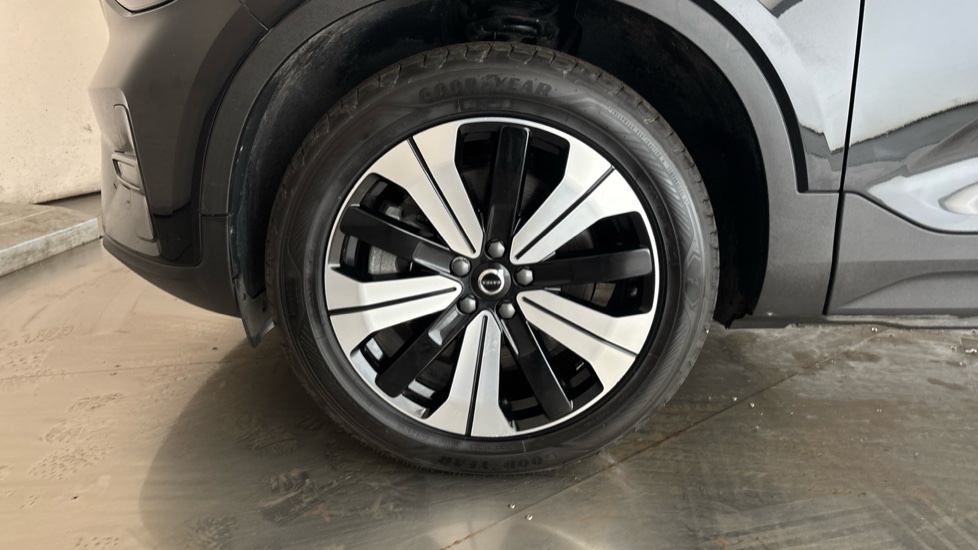 VOLVO C40 Image 17