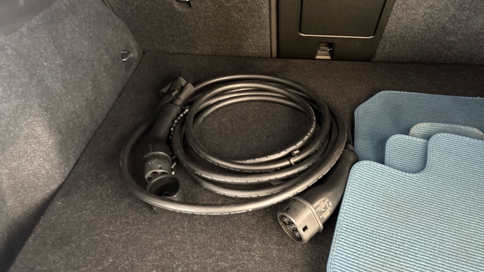 VOLVO C40 Image 22