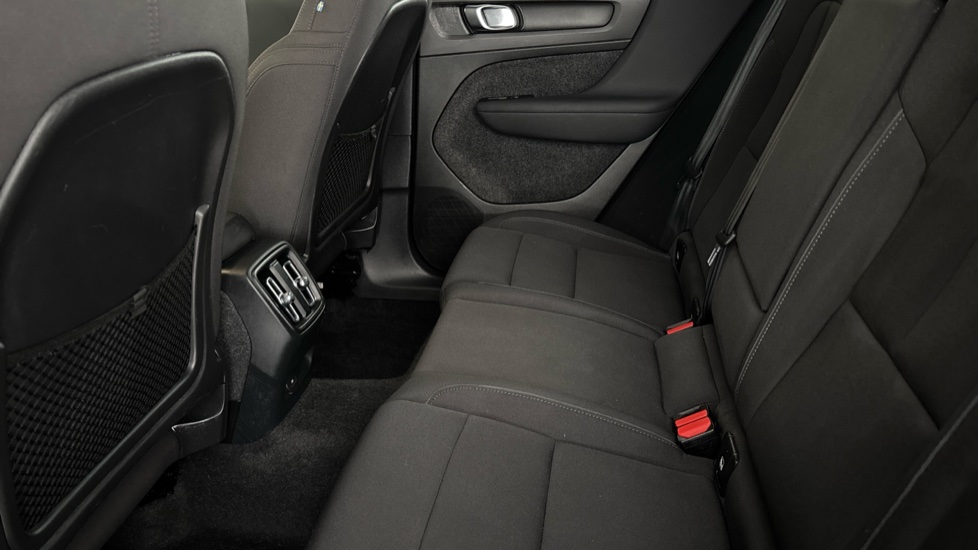 VOLVO XC40 Image 14
