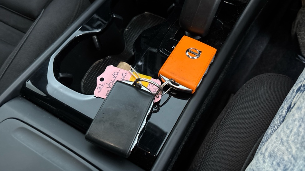VOLVO XC40 2 keys