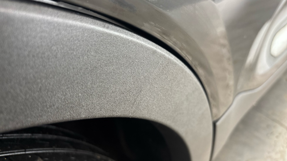 VOLVO XC40 scratches