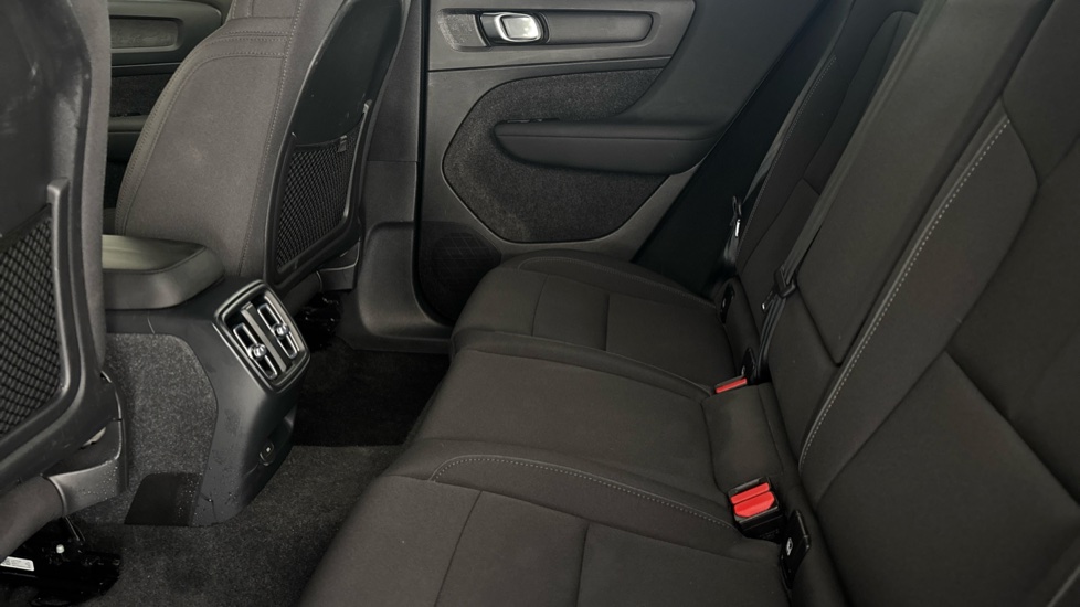 VOLVO XC40 Image 14