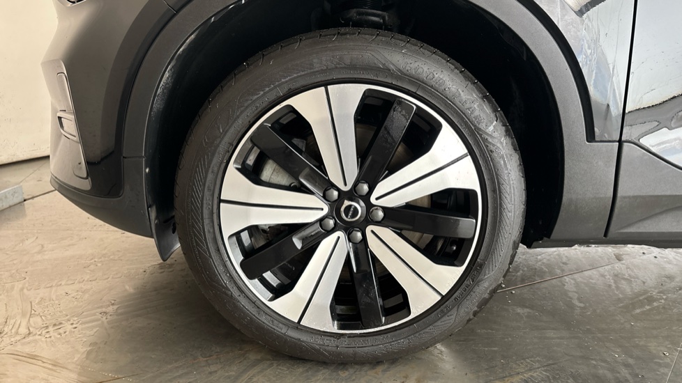 VOLVO XC40 Image 17