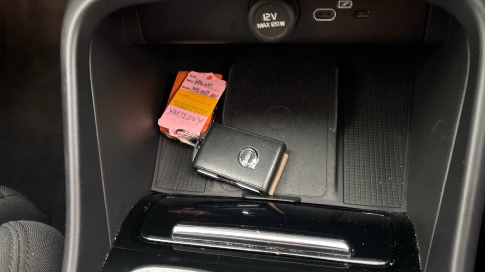 VOLVO XC40 2 keys
