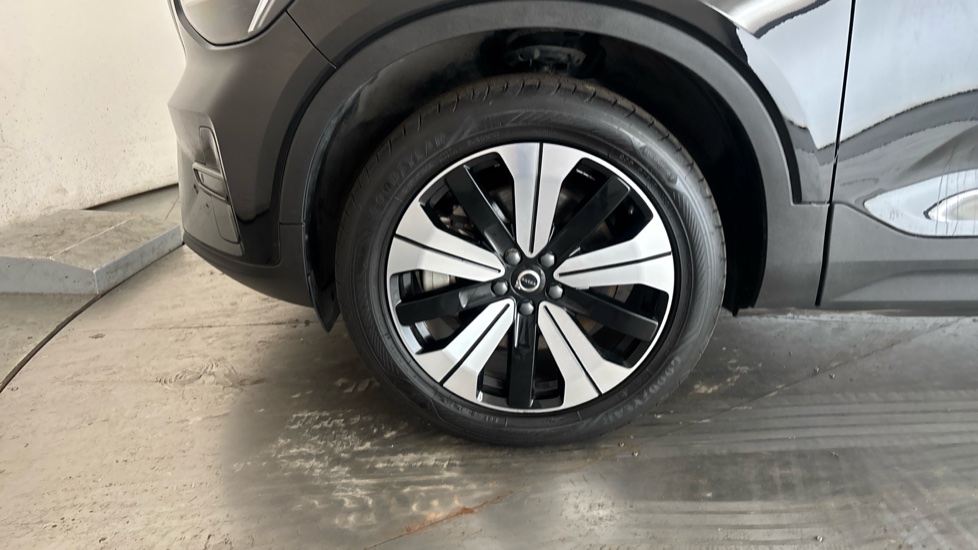 VOLVO XC40 Image 17