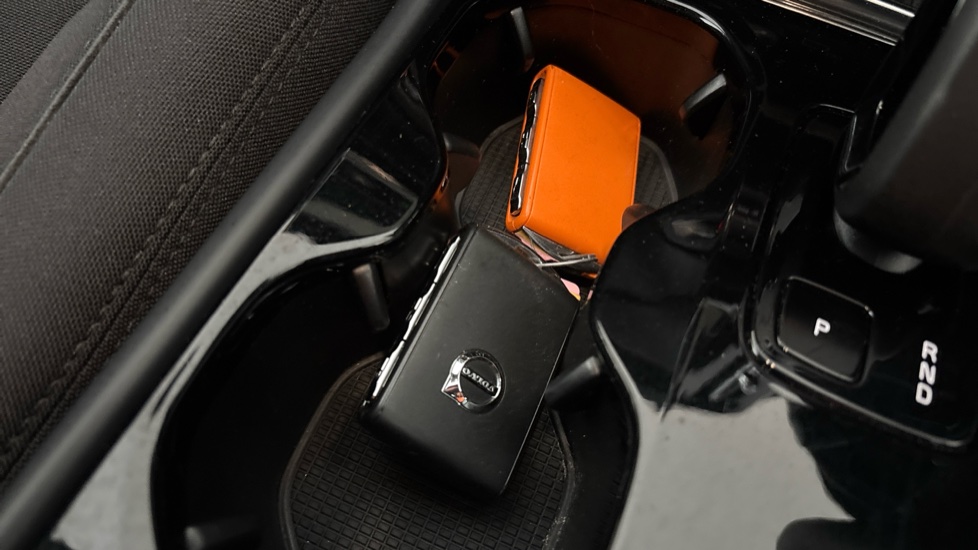 VOLVO XC40 2 keys