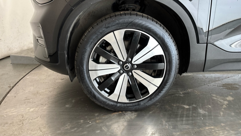 VOLVO XC40 Image 17