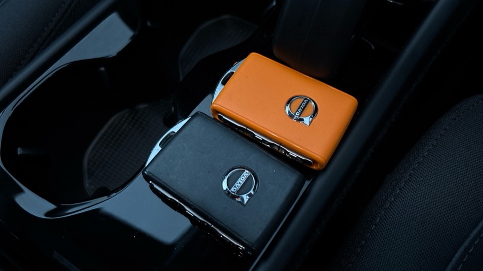 VOLVO XC40 2 keys