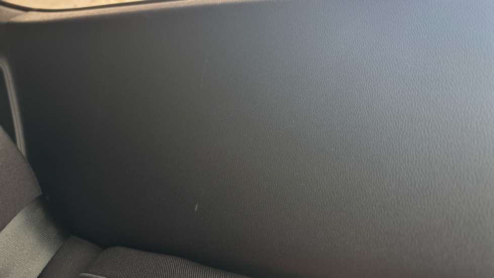 VOLVO XC40 Scuff