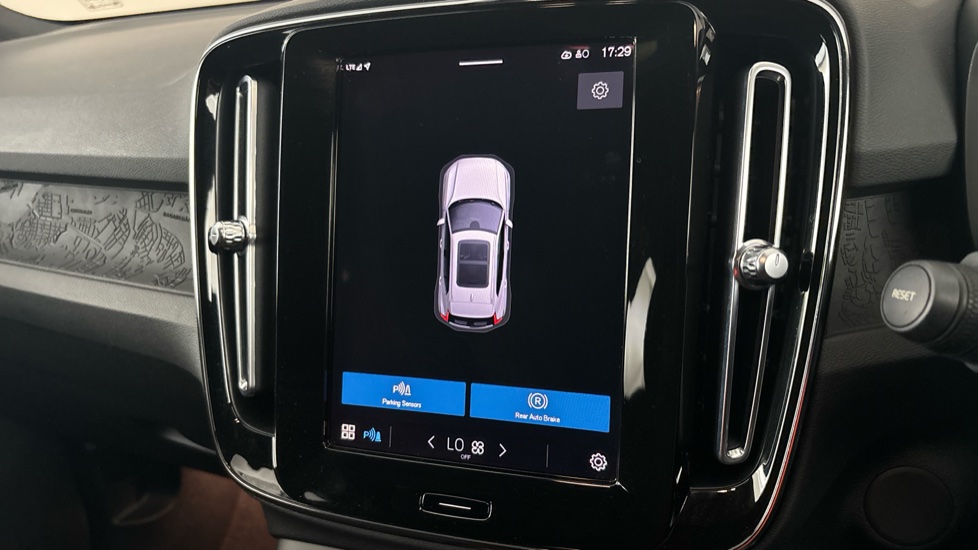 VOLVO XC40 Rear parking sensors