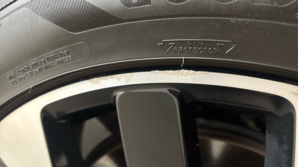 VOLVO XC40 Scuff